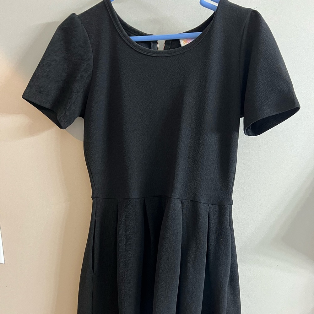 LuLaRoe black Amelia dress with rose gold zipper like new